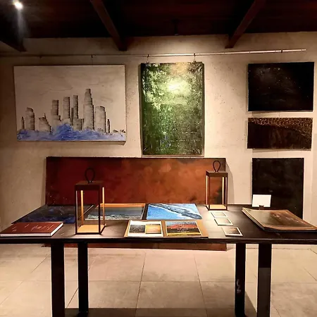 Artist's Atelier Live The Art On Como Lake 아파트